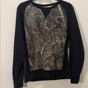 HTC Men's Black and Camouflage Crewneck Sweater